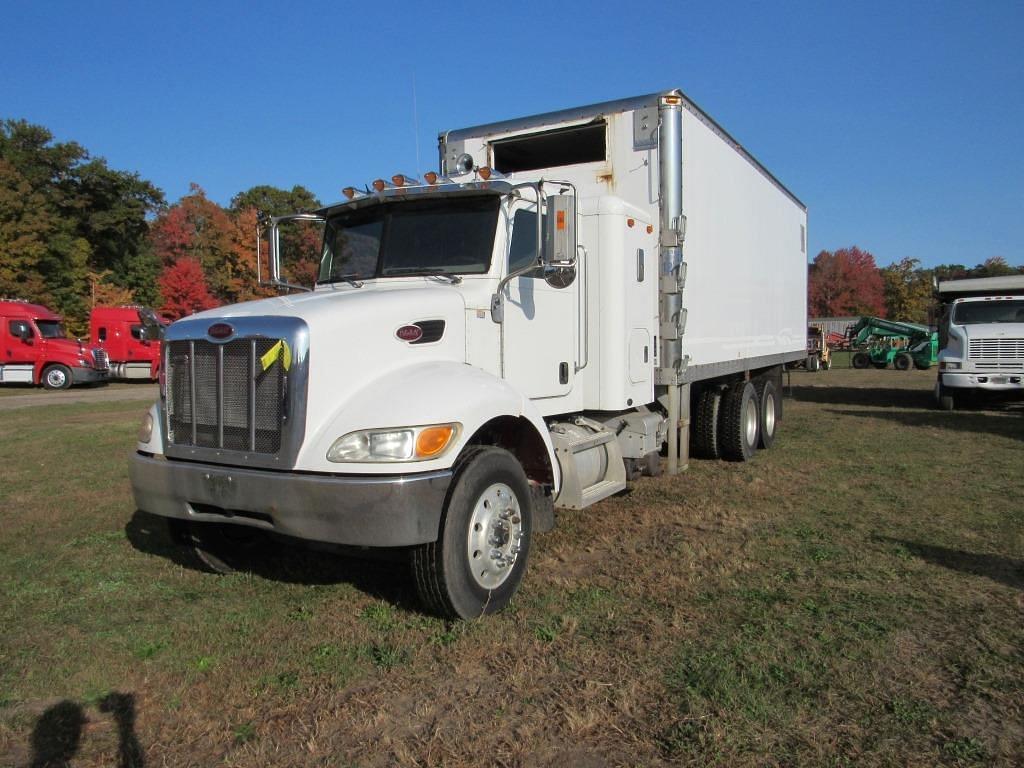 Image of Peterbilt 335 Primary image