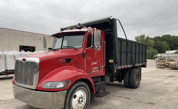 Main image Peterbilt 335