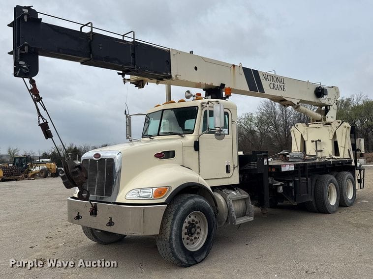 2006 Peterbilt 335 Equipment Image0