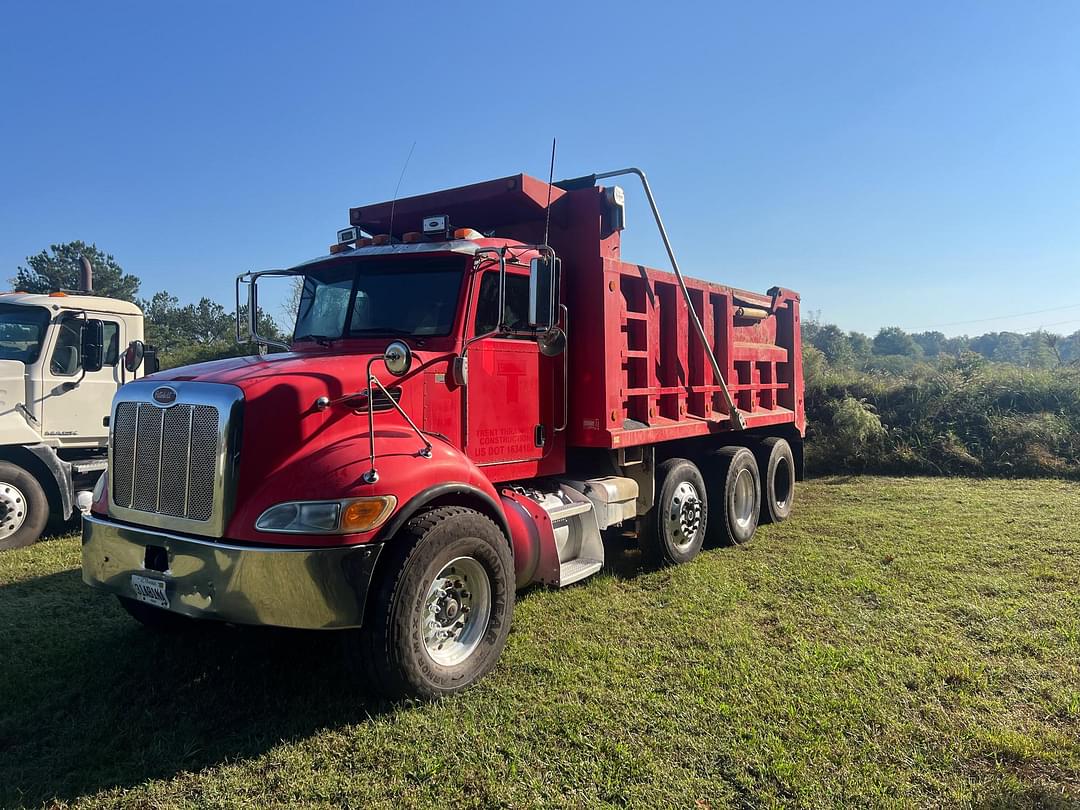 Image of Peterbilt 335 Primary image