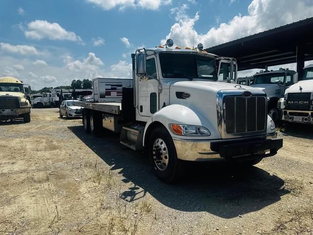 Image of Peterbilt 335 equipment image 1