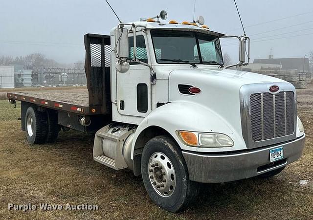 Image of Peterbilt 335 equipment image 2