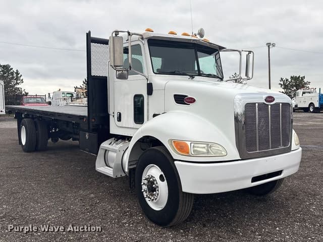Image of Peterbilt 335 equipment image 2