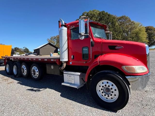 Image of Peterbilt 335 equipment image 2