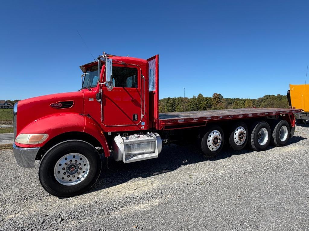 Image of Peterbilt 335 Primary image