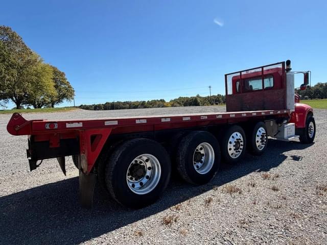 Image of Peterbilt 335 equipment image 3