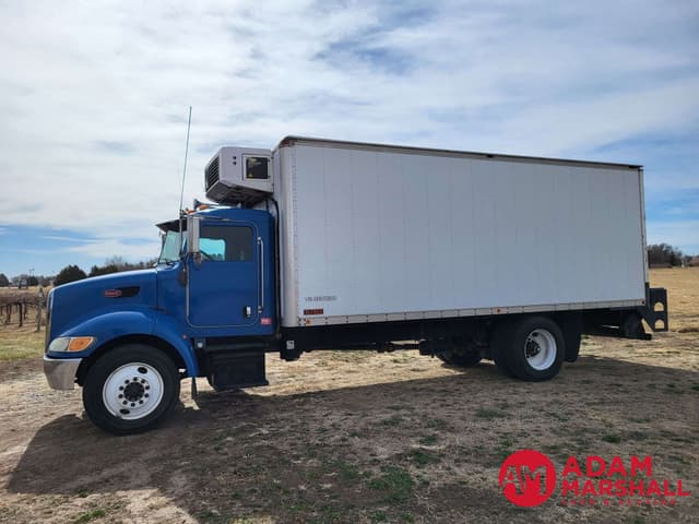 Image of Peterbilt 335 equipment image 3