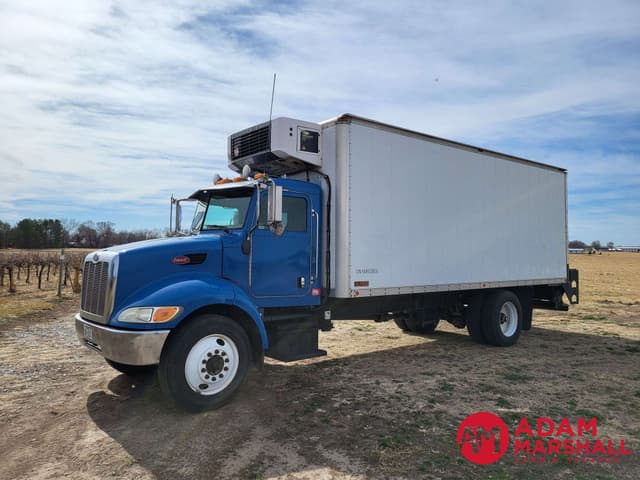 Image of Peterbilt 335 equipment image 1