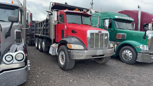 Image of Peterbilt 335 equipment image 2