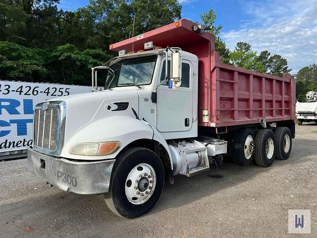 Image of Peterbilt 335 equipment image 1