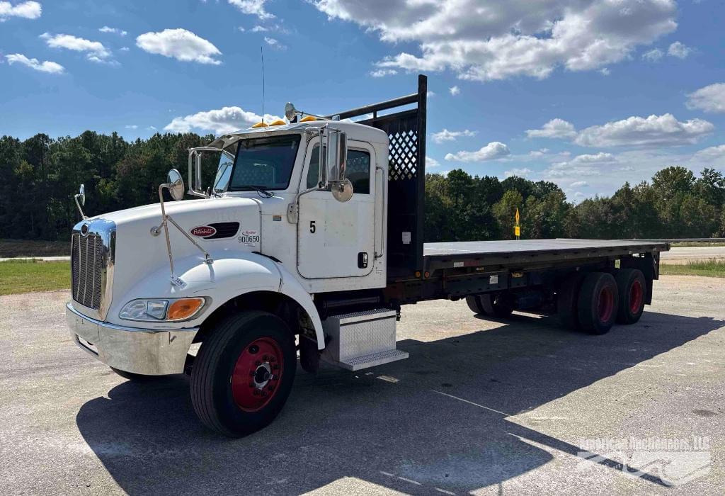 Image of Peterbilt 335 Primary image