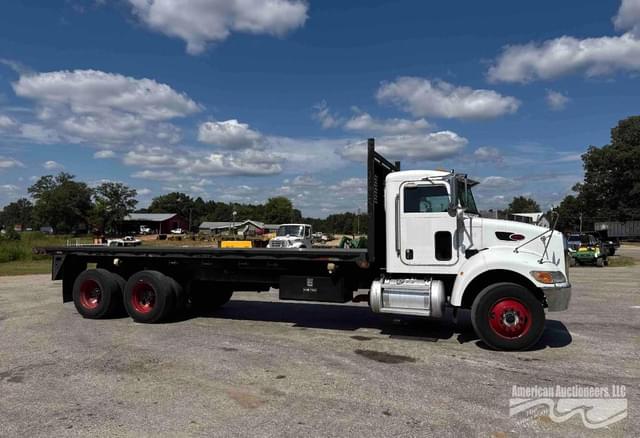 Image of Peterbilt 335 equipment image 3
