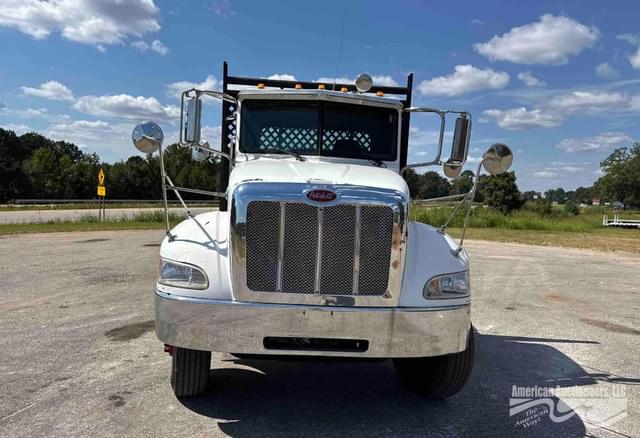 Image of Peterbilt 335 equipment image 1