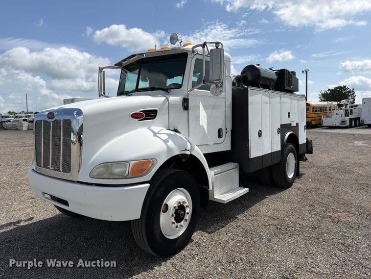 Image of Peterbilt 335 Primary image