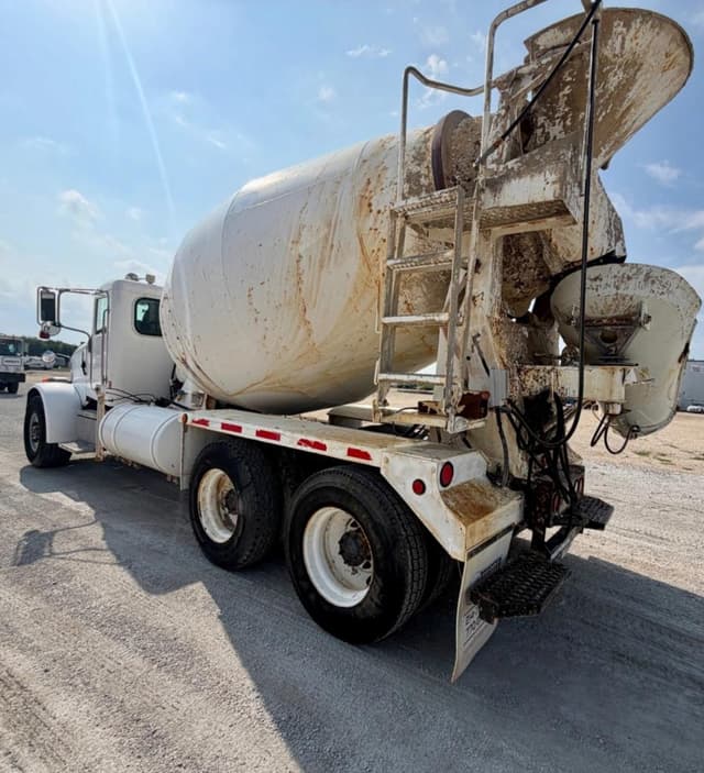 Image of Peterbilt 357 equipment image 4