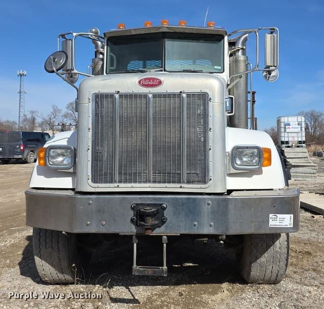 Image of Peterbilt 357 equipment image 1