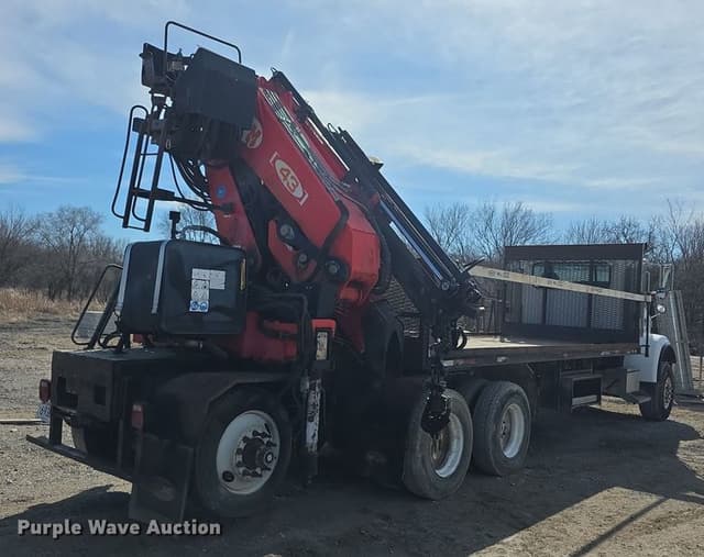 Image of Peterbilt 357 equipment image 4