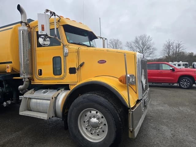 Image of Peterbilt 357 equipment image 3
