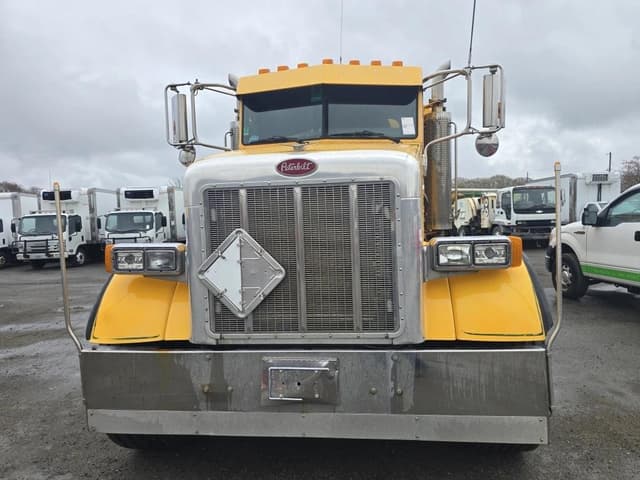 Image of Peterbilt 357 equipment image 1