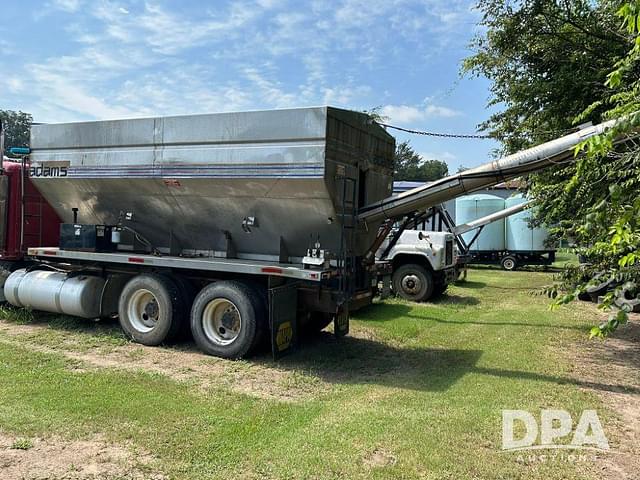 Image of Peterbilt 378 equipment image 4