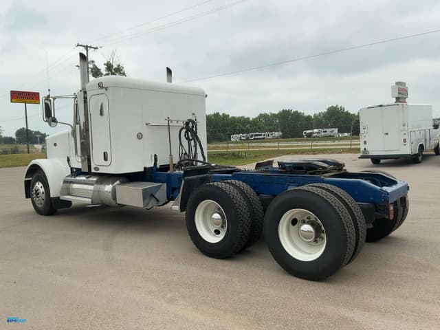 Image of Peterbilt 378 equipment image 3