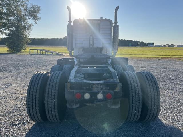 Image of Peterbilt 378 equipment image 3