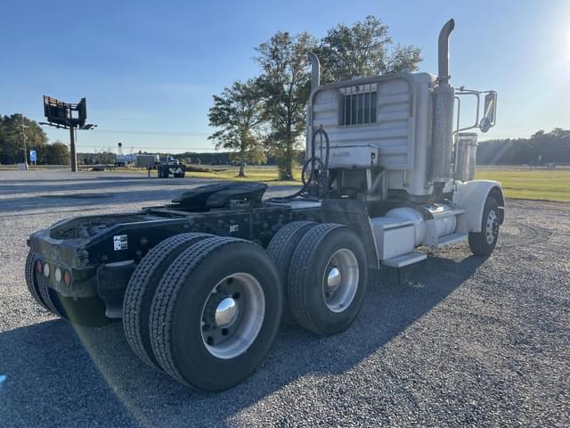 Image of Peterbilt 378 equipment image 4
