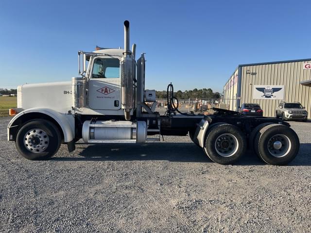 Image of Peterbilt 378 equipment image 1