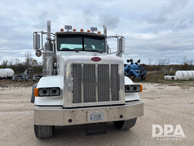 Image of Peterbilt 378 equipment image 3