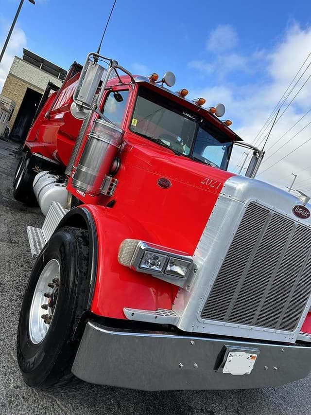 Image of Peterbilt 379 equipment image 4