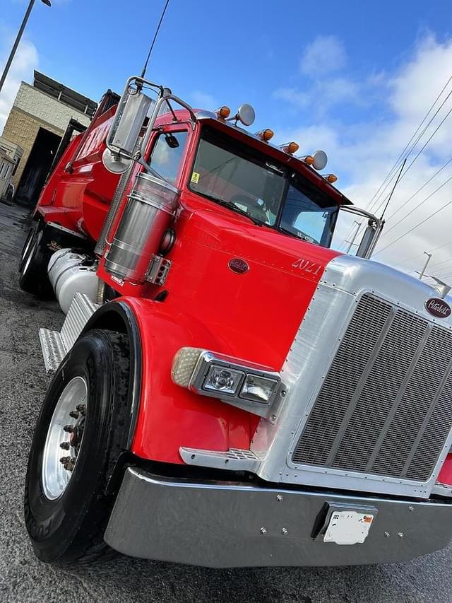 Image of Peterbilt 379 equipment image 4