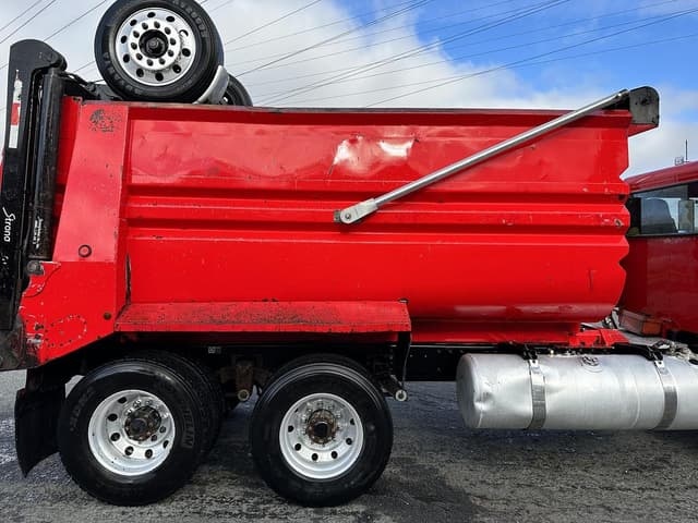 Image of Peterbilt 379 equipment image 2