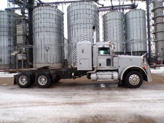 Image of Peterbilt 379 equipment image 3