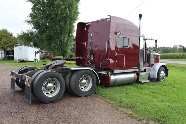 Image of Peterbilt 379 equipment image 4