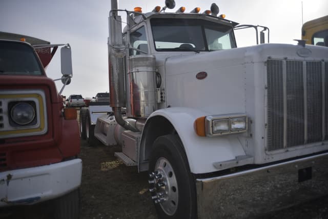 Image of Peterbilt 379 equipment image 2