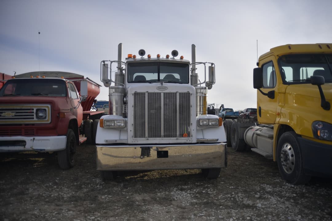 Image of Peterbilt 379 Primary image