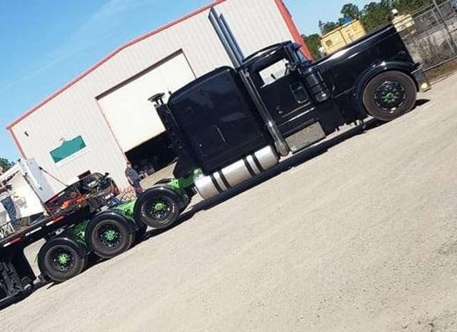 Image of Peterbilt 379 equipment image 3