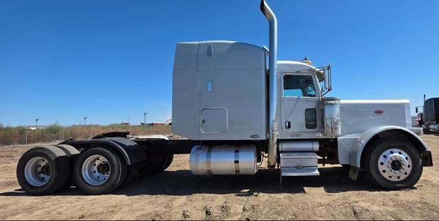 Image of Peterbilt 379 equipment image 3