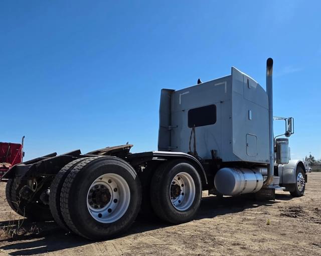 Image of Peterbilt 379 equipment image 4