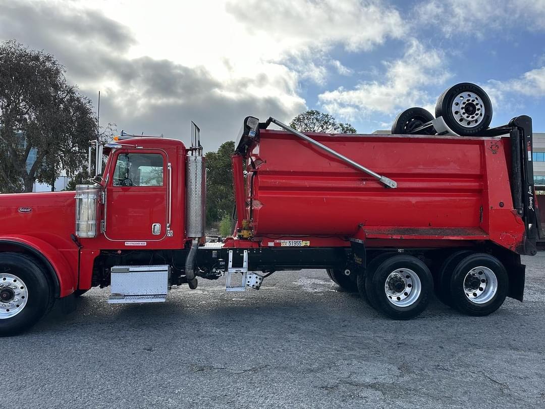 Image of Peterbilt 379 Primary image