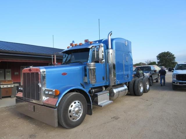 Image of Peterbilt 379 equipment image 1