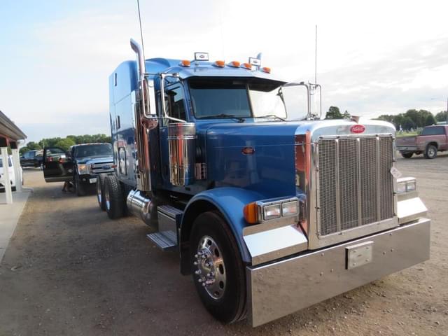 Image of Peterbilt 379 equipment image 4