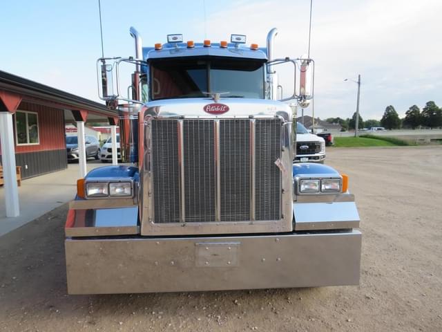 Image of Peterbilt 379 equipment image 3