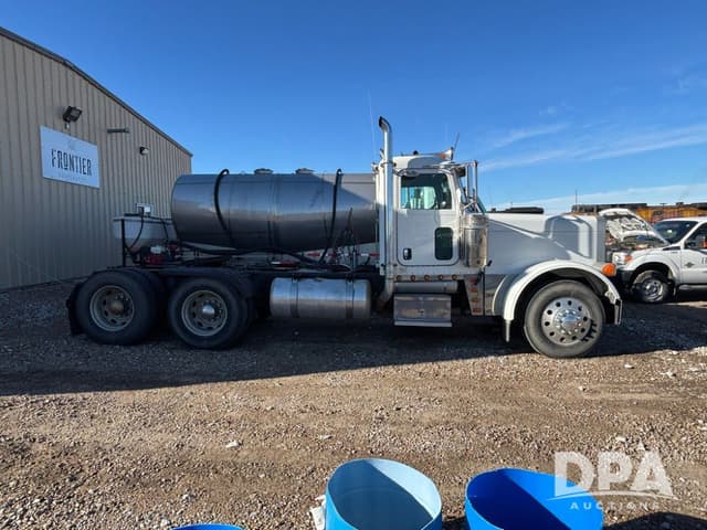 Image of Peterbilt 379 equipment image 1