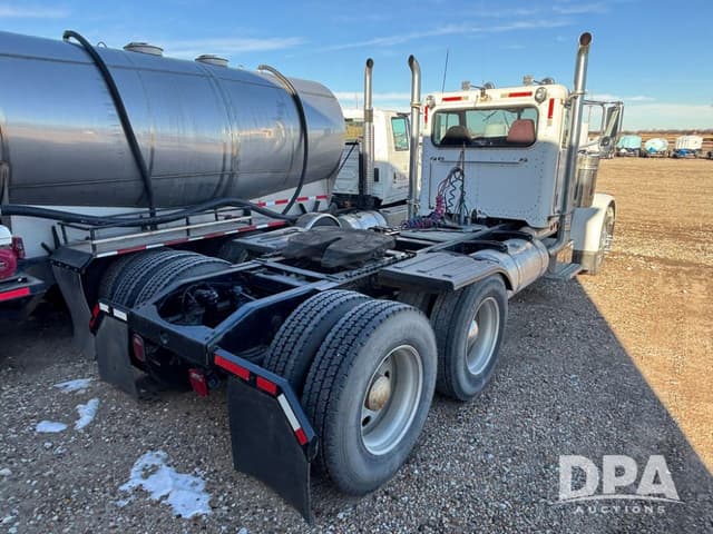 Image of Peterbilt 379 equipment image 4