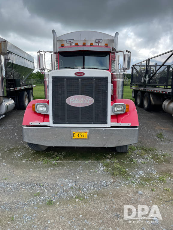 Image of Peterbilt 379 equipment image 4