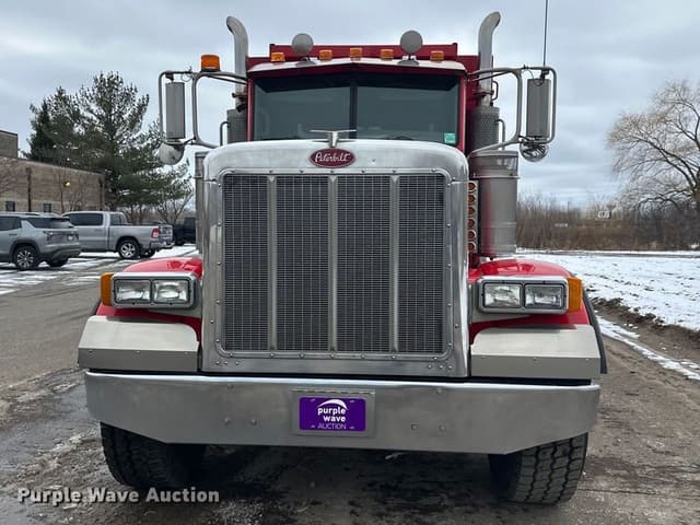 Image of Peterbilt 379 equipment image 1