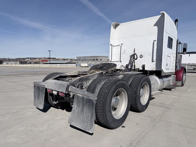 Image of Peterbilt 379 equipment image 3