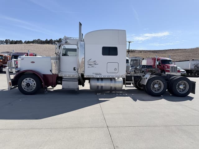 Image of Peterbilt 379 equipment image 4