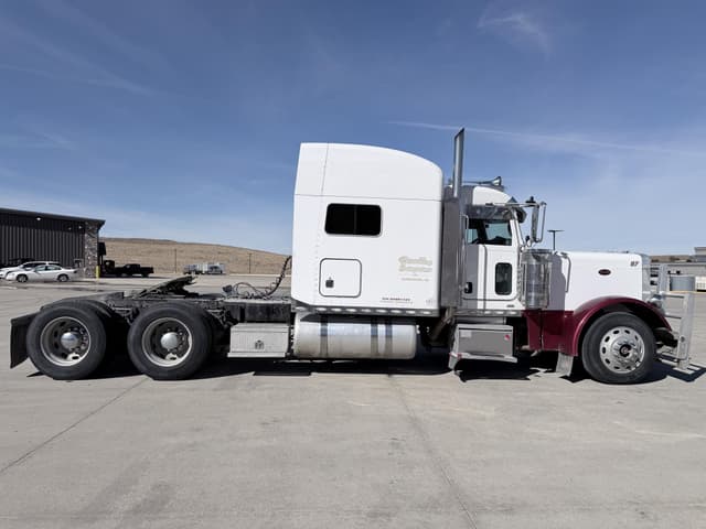 Image of Peterbilt 379 equipment image 2